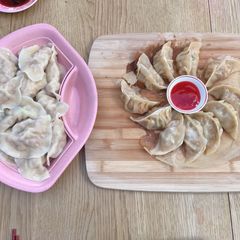 A picture of Chinese sweetcorn & pork dumplings.