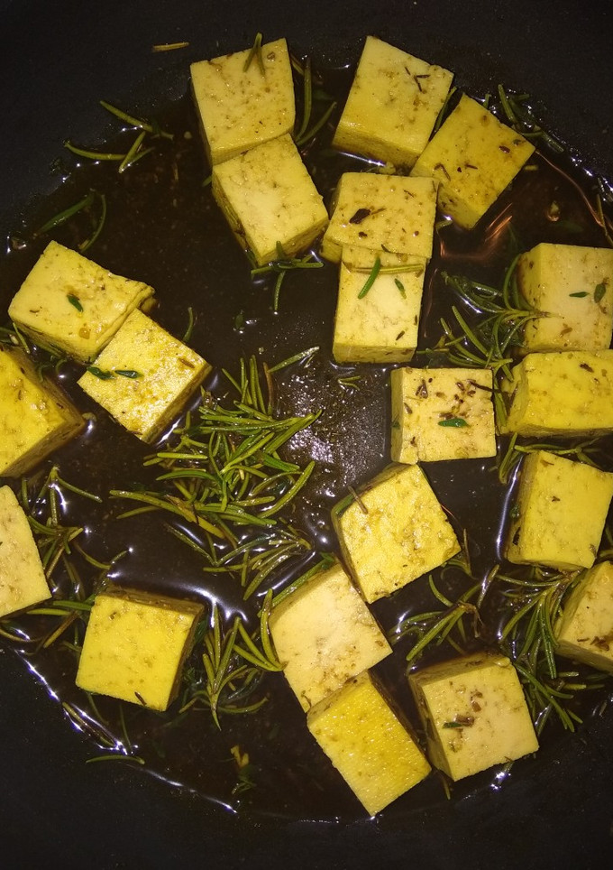 Una foto de Tofu marinado