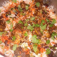 A picture of Chicken biryani.