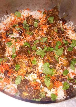 A picture of Chicken biryani.
