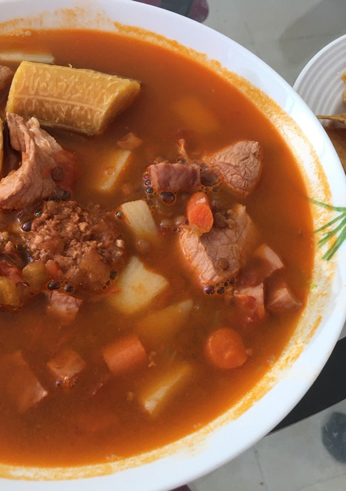 Una foto de Caldo de Lentejas