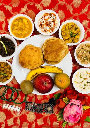 अष्टमी भोग की थाली रेसिपी मुख्य फोटो