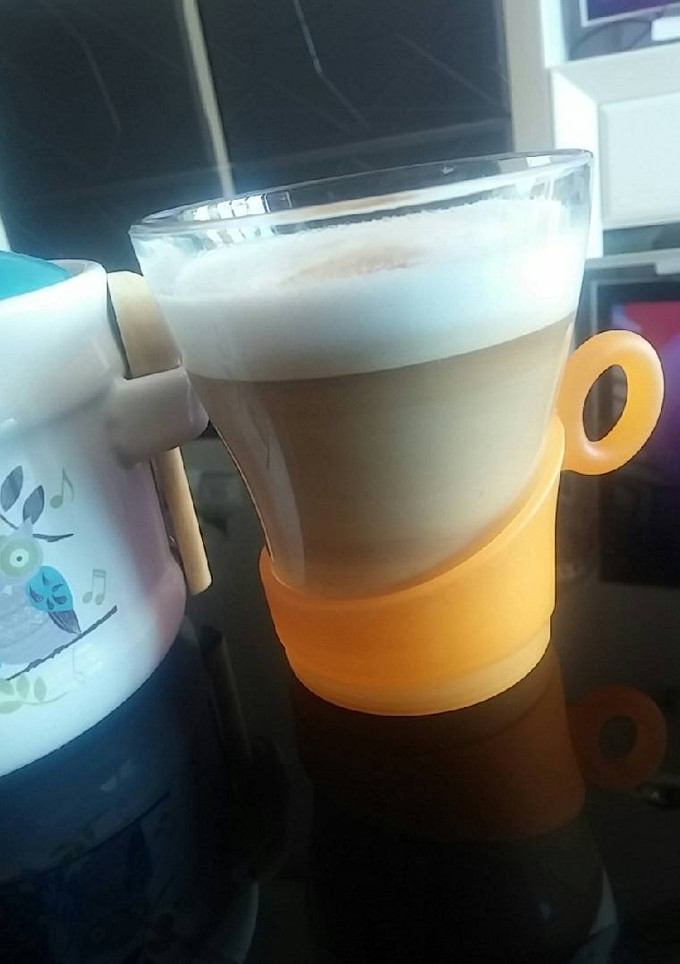 Una foto de 551. Cafe con mucha espuma