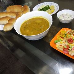 A picture of Daal gosht.