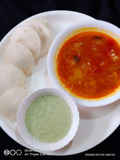 A picture of Idli sambar.