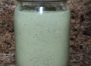 A picture of Tomatillo Avocado Ranch Dressing.