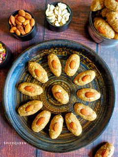 પીન્ની (Pinni recipe in Gujarati) રેસીપી મુખ્ય ફોટો