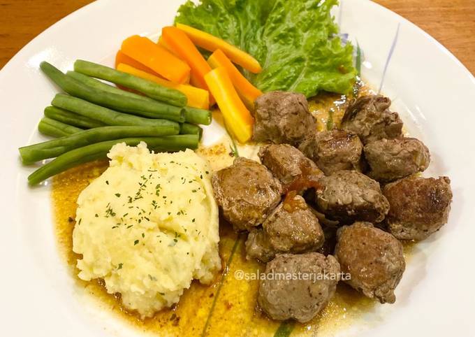 Resep Meatballs In Brown Sauce, Sempurna