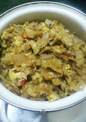 A picture of Egg koththu Chapati.