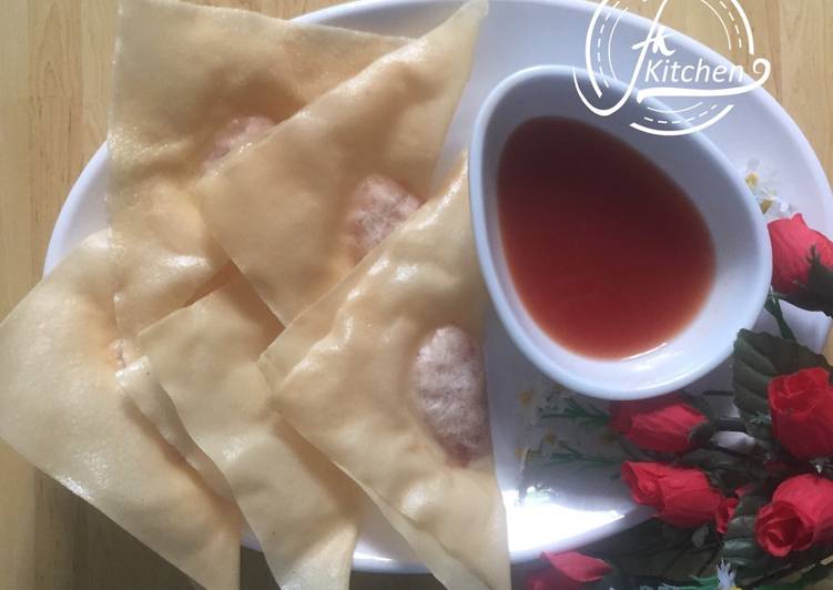 Pangsit Goreng Isi Kornet