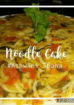 A picture of Noodle cake.