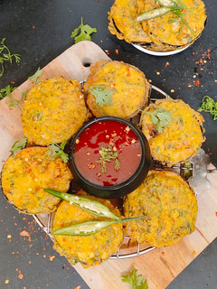 बैंगन के पकौड़े (baigan ke pakode recipe in Hindi) रेसिपी मुख्य फोटो