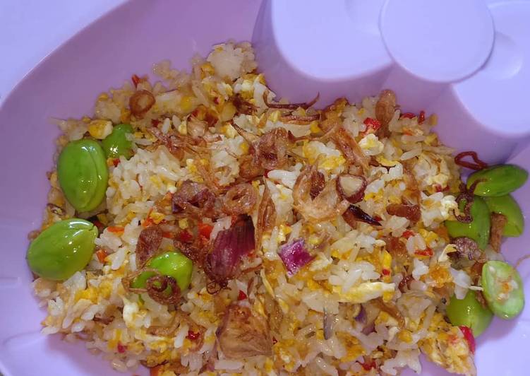 Nasi goreng putih pete