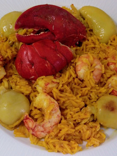 Una foto de Arroz con bogavante, sepia y langostinos