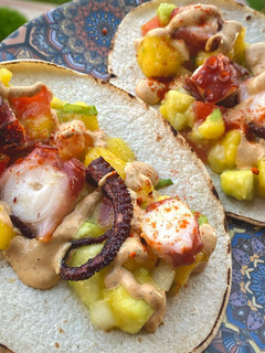 Una foto de Tacos tropicales de pulpo
