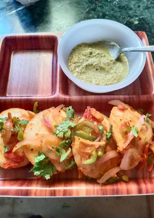 वेजी इडली और मूंगफली की चटनी ( Veggie idli aur Moongfali ki Chatni recipe in Hindi रेसिपी मुख्य फोटो