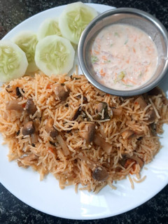 ஆம்பூர் மஷ்ரூம் பிரியாணி செய்முறை முக்கிய புகைப்படம்