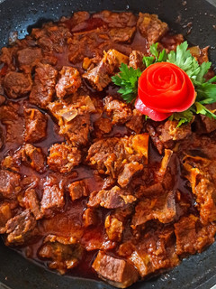 Omlós, szaftos marha paprikás recept fotója