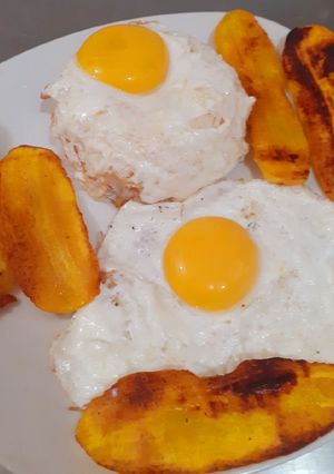 Una foto de Arroz a la cubana (estilo peruano)
