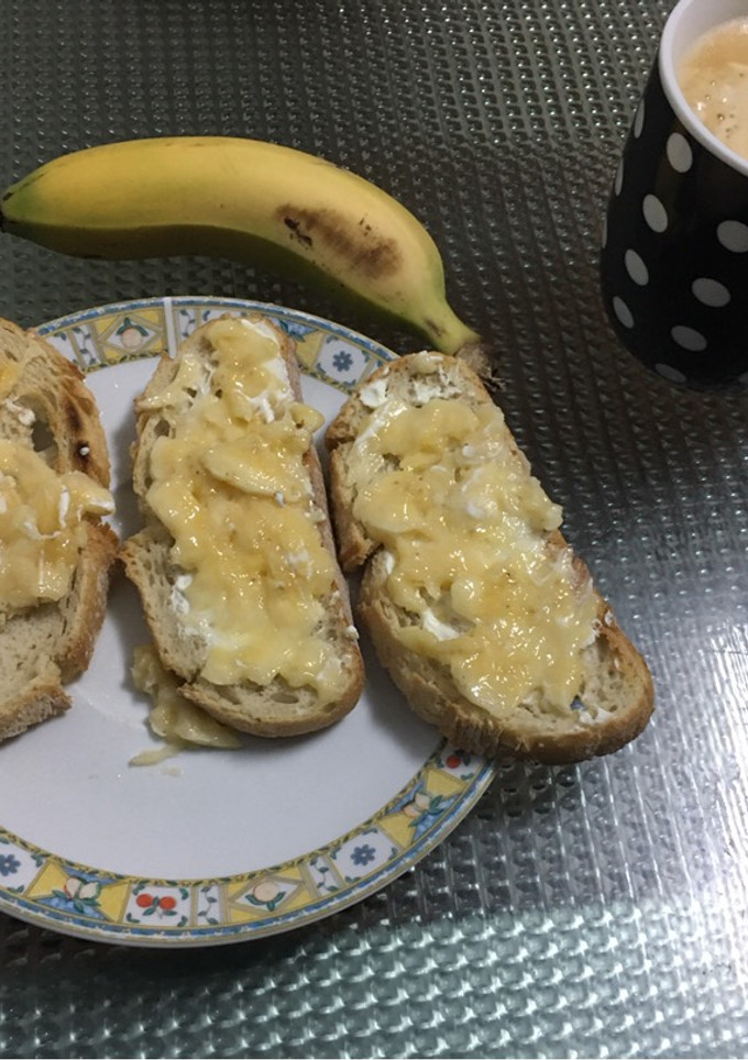 Una foto de Tostadas súper sanas con plátano