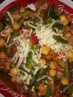 Una foto de Garbanzos con brócoli, judías verdes y setas