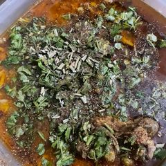 A picture of Peas chicken curry.