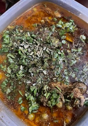A picture of Peas chicken curry.
