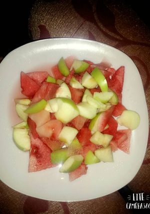 A picture of Apple and melon salad.