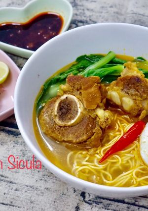 Hình của món Mì Sườn Kho.