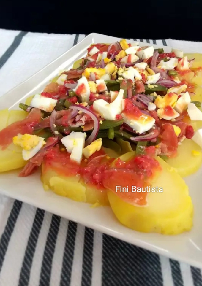 Una foto de Ensalada de patatas y judías
