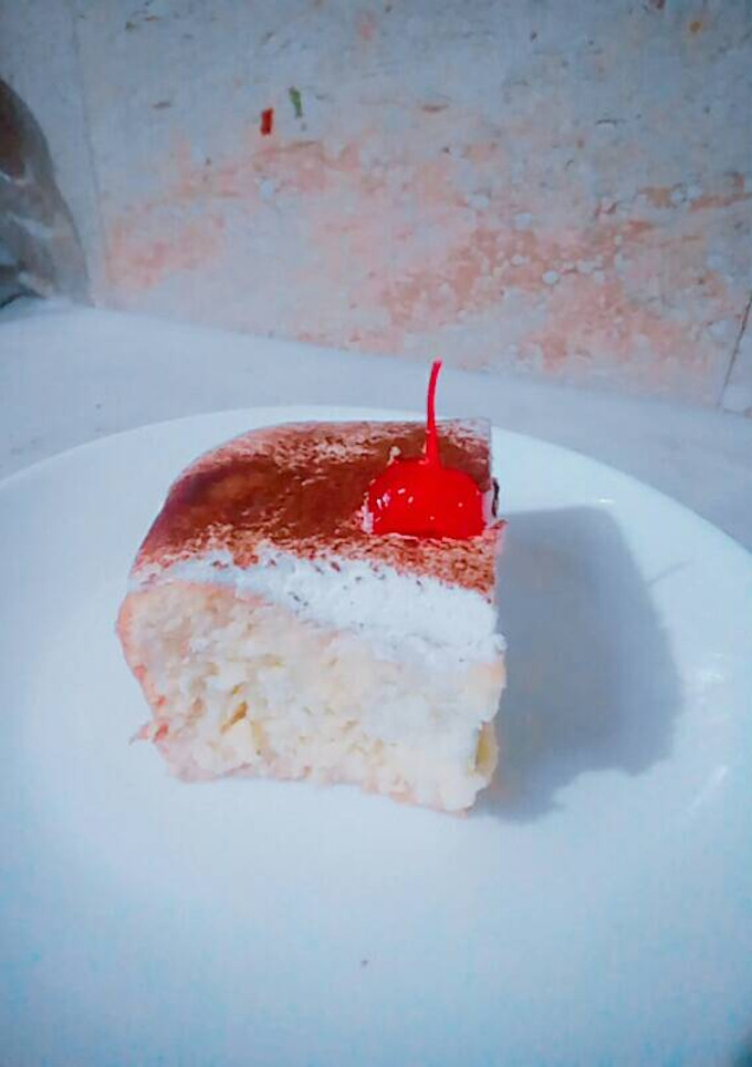 Una foto de Pastel tres leches con tres leches de verdad