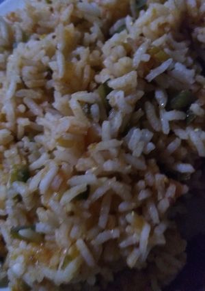 Una foto de Salteado con arroz