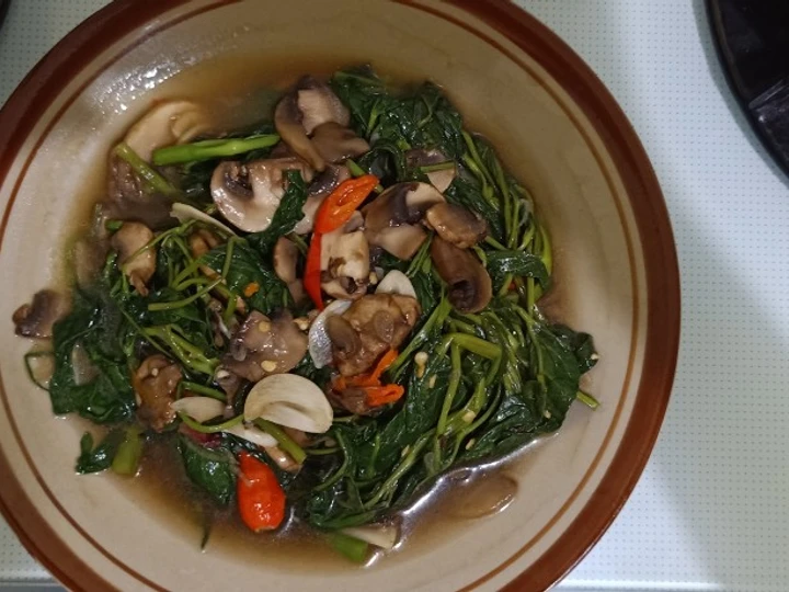 Langkah Mudah untuk Membuat Resep Cah kangkung jamur saus tiram yang Bikin Ngiler Anti Ribet, Menggugah Selera