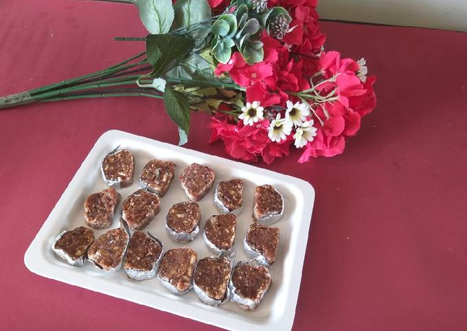 Dates oats biscuits rolls Healthy and tasty