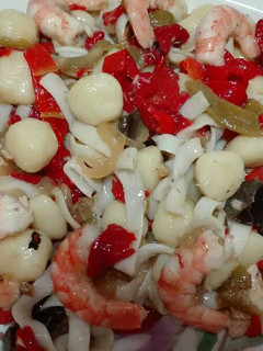 Una foto de Ensalada de ñoquis y tallarimis