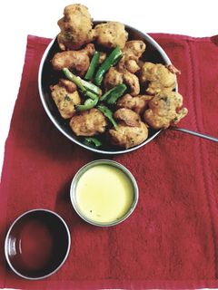 મેથી ના ગોટા (Methi Gota Recipe in Gujarati) રેસીપી મુખ્ય ફોટો