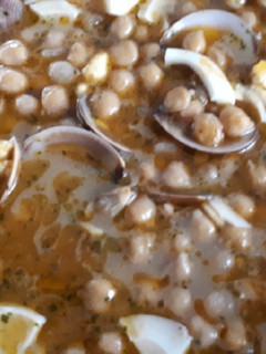 Una foto de Garzabazos con almejas