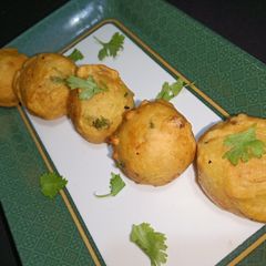 A picture of Batata Vada.