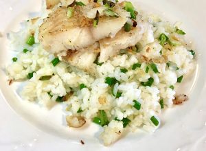 Foto de Filetes de bacalhau com arroz de cebolinha