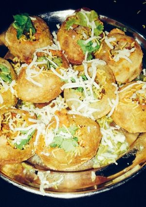 ચીઝ સેવપુરી(cheese sev puri recipe in gujarati) રેસીપી મુખ્ય ફોટો