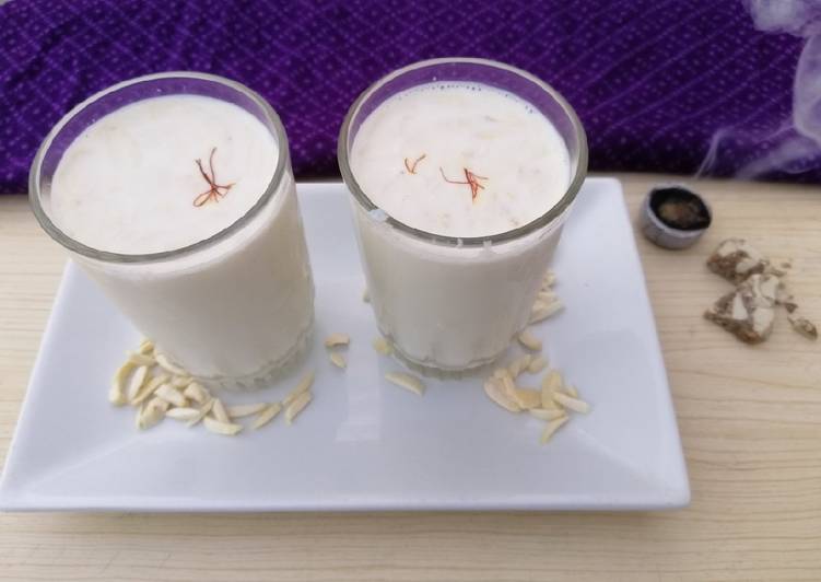 Step-by-Step Guide to Prepare Homemade Zaafrani Doodh Ka Sharbat