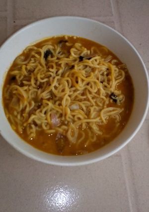 A picture of Healthy noodle soup.