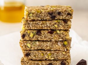 Foto di Barrette energetiche con pistacchi e cioccolato fondente