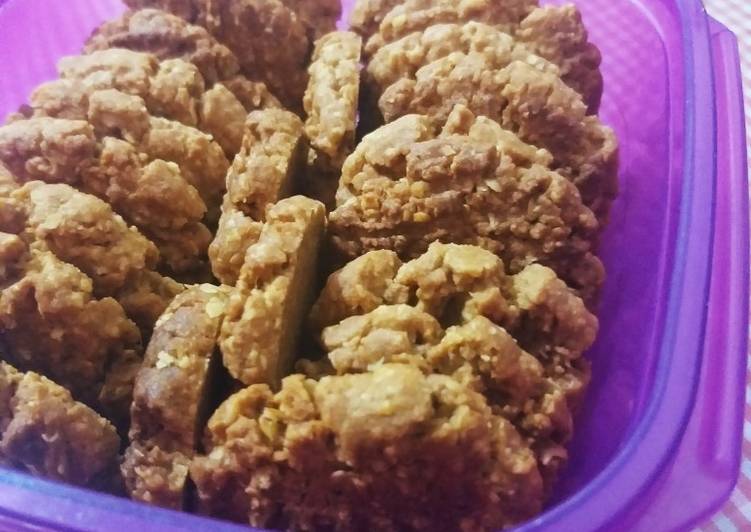 Langkah Mudah untuk Menyiapkan Choco Ginger Oats Cookies yang Sempurna
