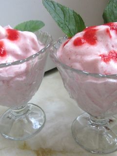Boszorkányhab eperrel recept fotója
