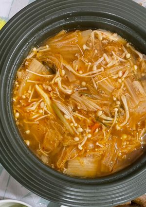 Hình của món Cách nấu canh kim chi đơn giản.