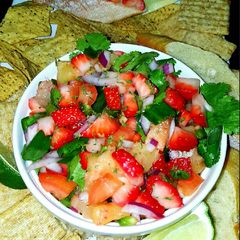 A picture of Mike's Strawberry Pineapple Jalapeño Salsa.
