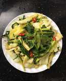 Mực tươi xào rau thơm