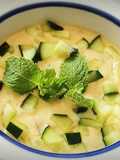 Salsa Raita de Pepino de la Cocina Hindú