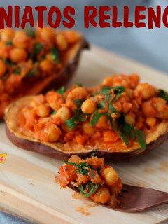 Una foto de Boniatos Rellenos de Garbanzos Especiados